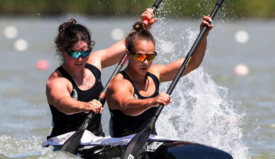 Ofi atu Amie Fisher ma Lisa Carrington ‘i le semifinal ‘o le K1 500m
