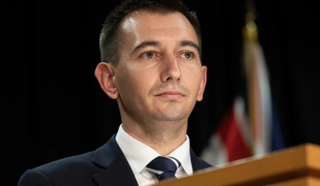 2 ana fou mō ‘auala: Fa’ailoa ‘e Simeon Brown fuafuagā ‘a le mālō ‘e fa’aitiitia ai le pisi