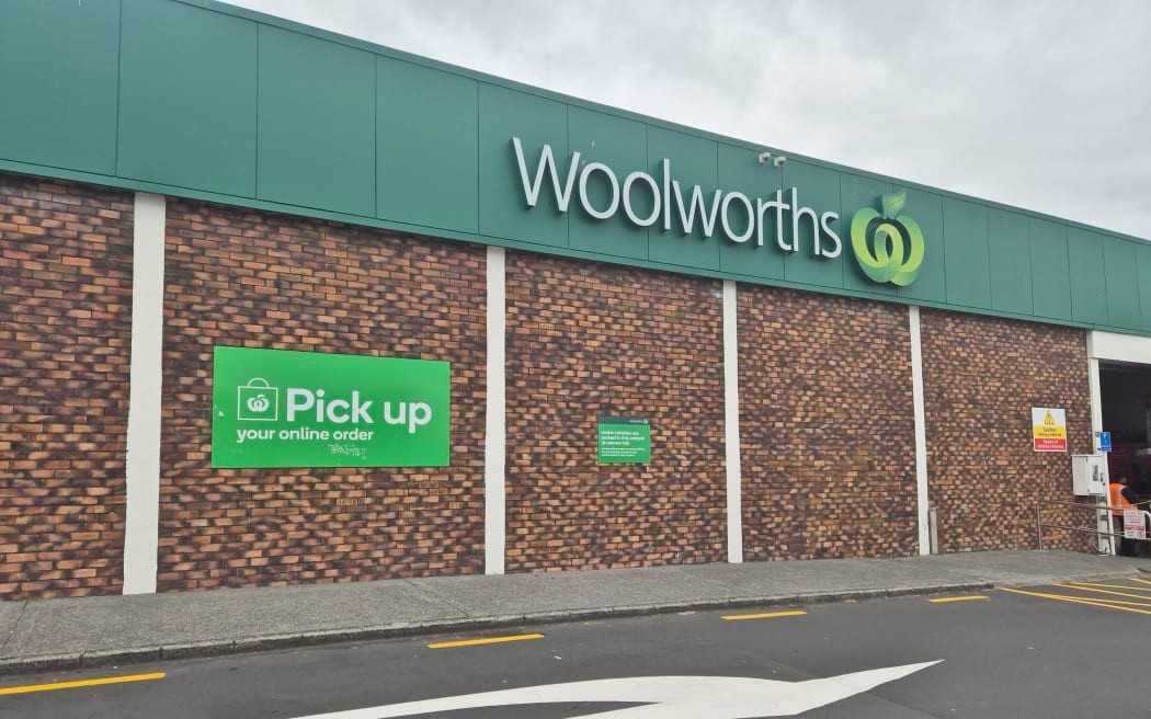 Mo’omia ‘e tagata fa’atau nisi fa’amatalaga e uiga ‘i gila na maua ‘i ‘oloa ‘o taumafa ‘i le Woolworths ‘i Papakura