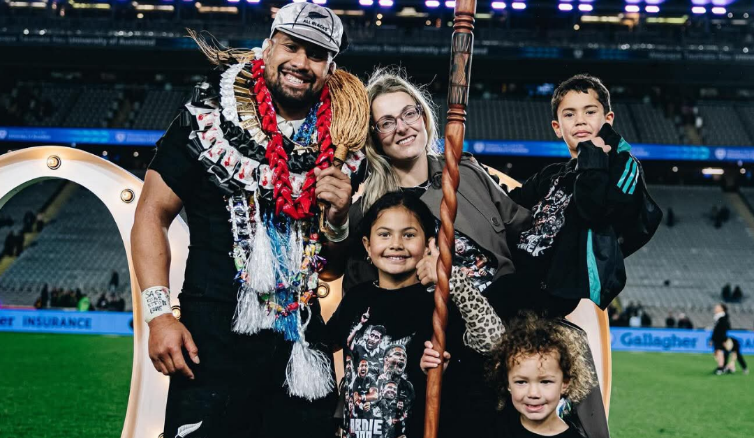 Manumālō Ardie Savea ‘i le tama ta’alo o le tausaga ‘a le ‘Olopeleki ma le Kelvin R Tremain Memorial Player of the Year