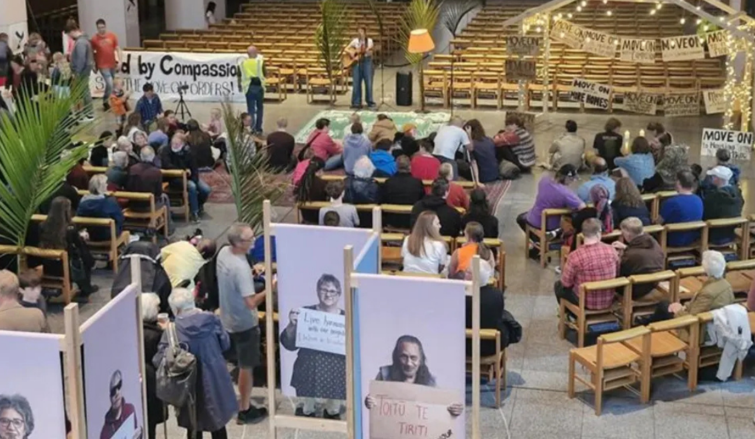 250 tagata ‘āuai ‘i le tete’e ‘i le St Paul Cathedral ‘i Ueligitone