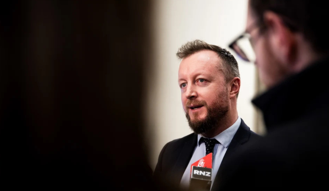 Pāsia le faitauga mulimuli o le pili toe teuteu mo le fa’atauga o ‘ava mālosi i le vaiaso o le Eseta