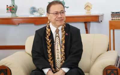 ͏Toe taliu ‘i fanua le Afioga ‘iā Ali’io’āiga Feturi Elisaia, ‘i le māe’a ‘o le 5 tausaga ‘o lana tautua fa’a-Komesina Mauāluga ‘o le Mālō Sāmoa ‘i Fiti