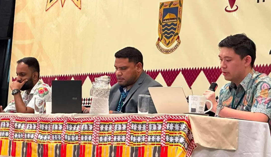 ‘Auai atu le Sui ‘Ōfisa Sili ‘o le Matāgaluega ‘o Feso’ota’iga ma Fa’atekonolosi ‘i Tūvalu mo fonotaga ‘i ta’iala ma feso’ota’iga ‘i ‘upega tafa’ilagi