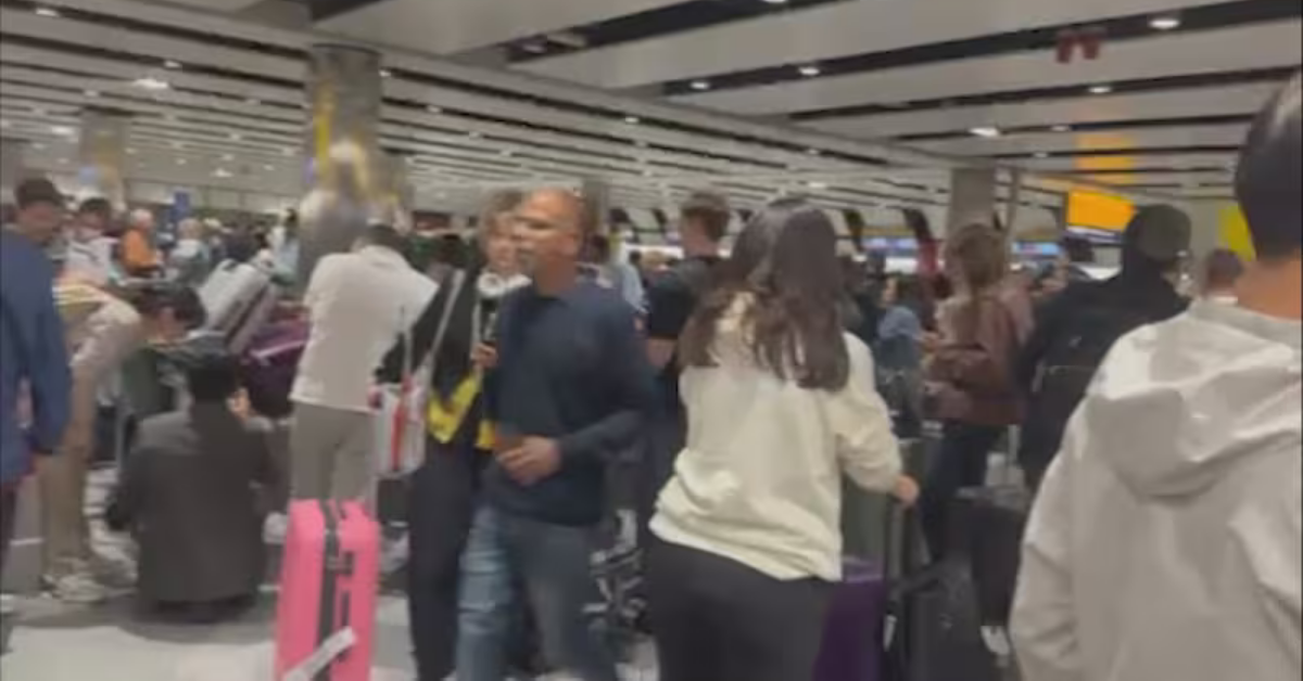 Travel chaos at UK airports as more than 600 flights cancelled